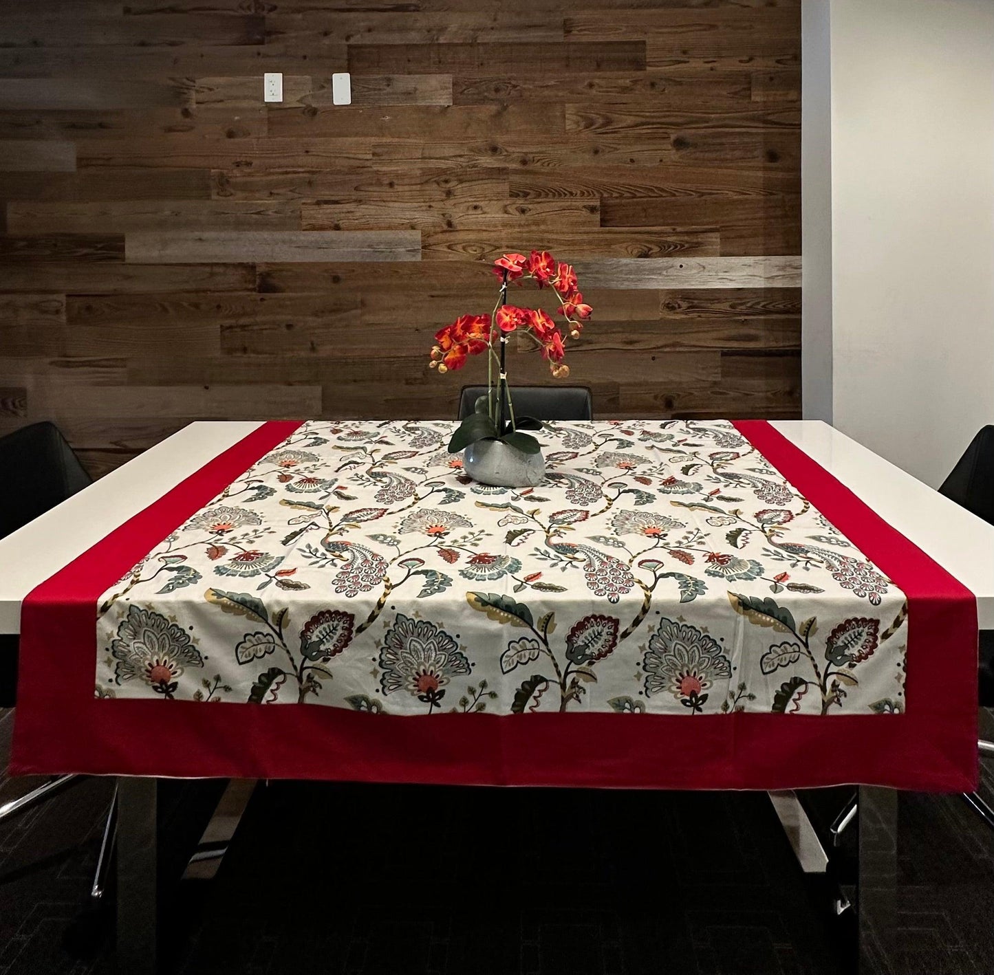 Chic Red Floral Cotton Tablecloth - DewDropHues