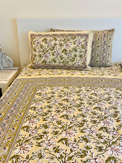 Nocturnal Floral Bedsheet Set - DewDropHues