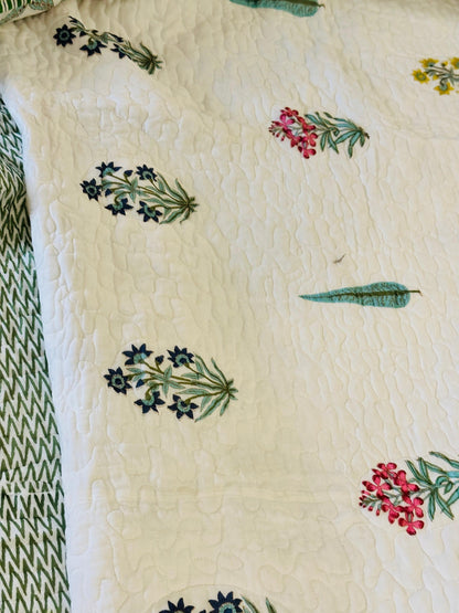 Pomegranate Blossoms Reversible Quilt Set